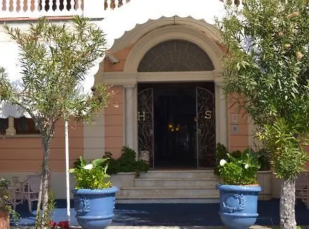 Sonia Hotel 3*