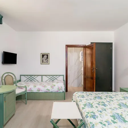 Sonia Forte dei Marmi