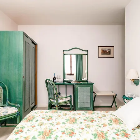Hotel Sonia 3*