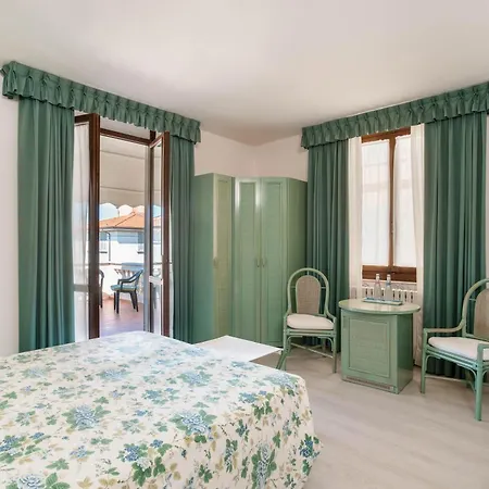 Sonia 3* Forte dei Marmi